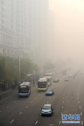 （生態(tài)）（3）哈爾濱市區(qū)發(fā)生重度霧霾 中小學(xué)停課部分高速路封閉