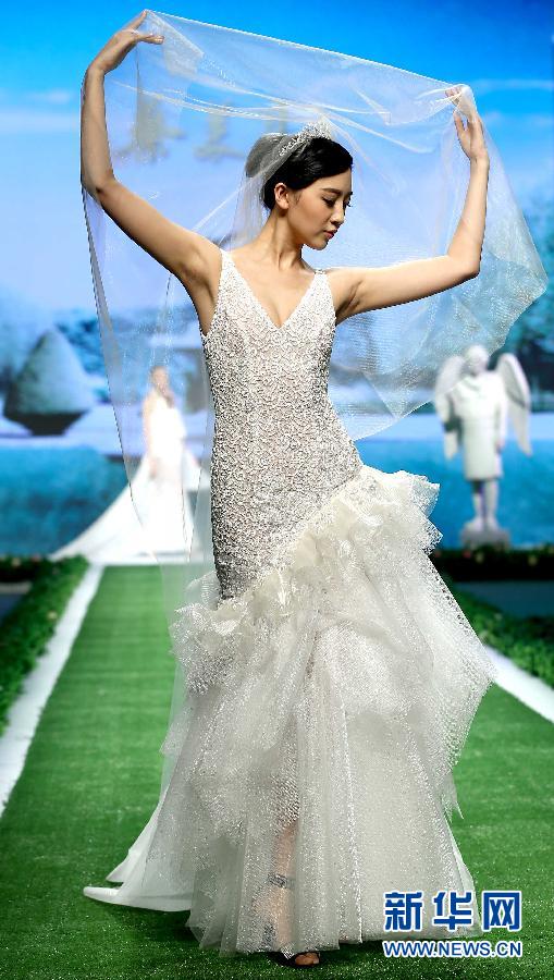 （文化）（2）蔡美月婚紗禮服發(fā)布會在京舉行