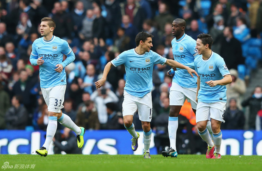 納瓦斯與隊(duì)友慶祝