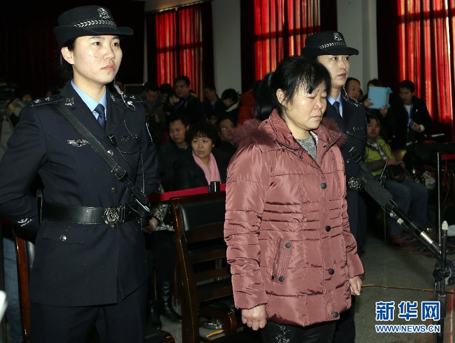 （新華直擊）（2）陜西富平醫(yī)生販嬰案開庭審理