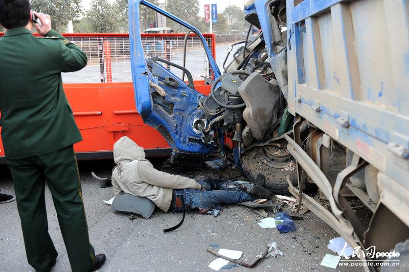 車禍現(xiàn)場(chǎng)。雨天/CFP