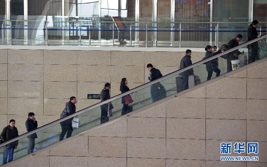 （社會）（3）客流高峰漸至 全力備戰(zhàn)春運