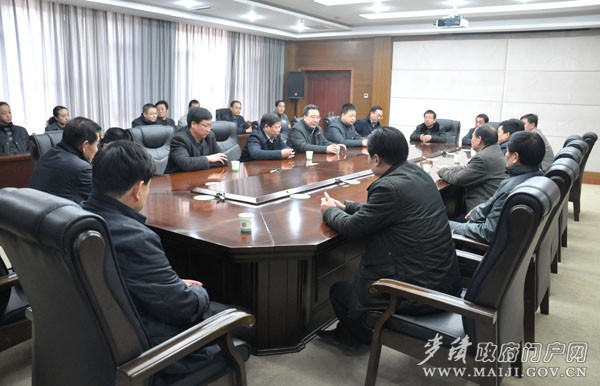 在小隴山林業(yè)局慰問(wèn)