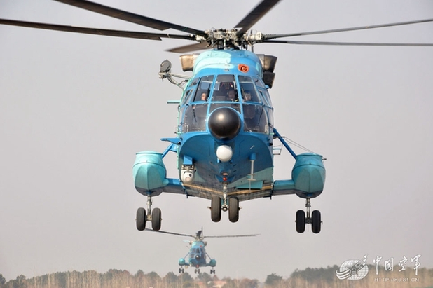 高清：解放軍雙機(jī)編隊(duì)超低空實(shí)訓(xùn) 直8直9成對(duì)登場(chǎng)【3】