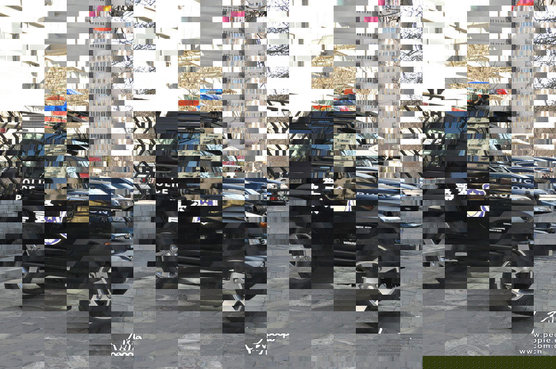 全面出擊 兩會(huì)安保最酷特警車上陣