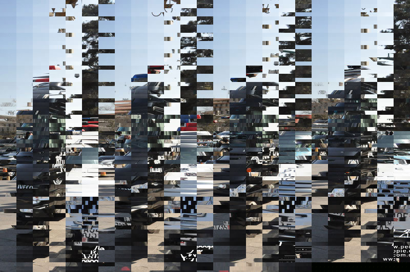 全面出擊 兩會(huì)安保最酷特警車(chē)上陣