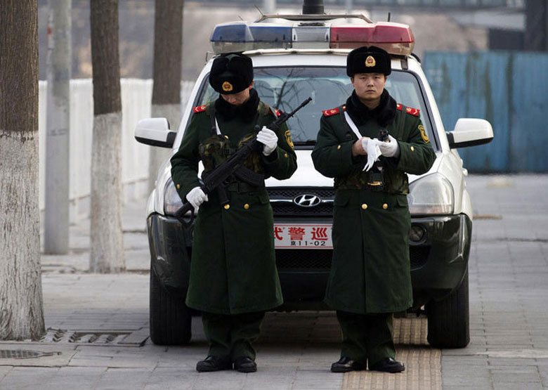 全面出擊 兩會(huì)安保最酷特警車上陣