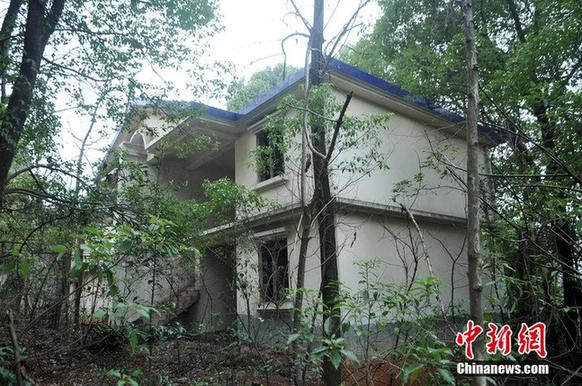 湖南長沙一公園內(nèi)豪華別墅被當公廁 曾計劃建度假村