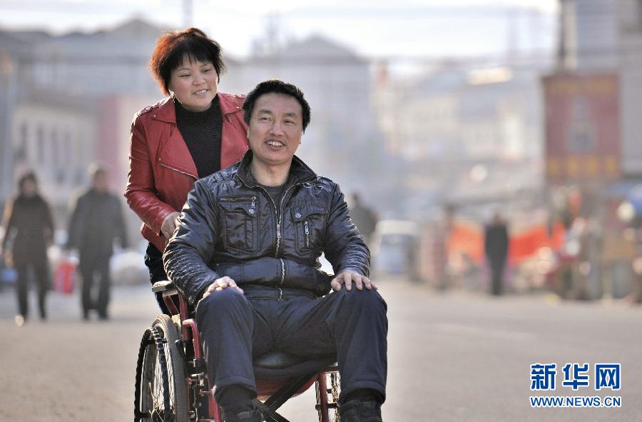 （社會(huì)）（1）一個(gè)妻子的不離不棄 