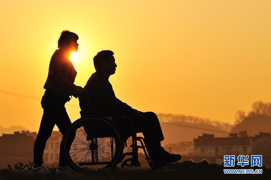 （社會(huì)）（3）一個(gè)妻子的不離不棄 