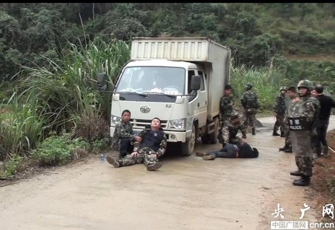 廣西歹徒持槍對(duì)峙 被邊防警察一槍擊斃