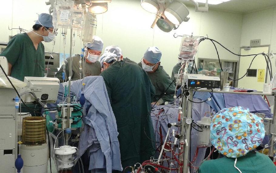 心臟千里接力 男孩移植手術(shù)完成