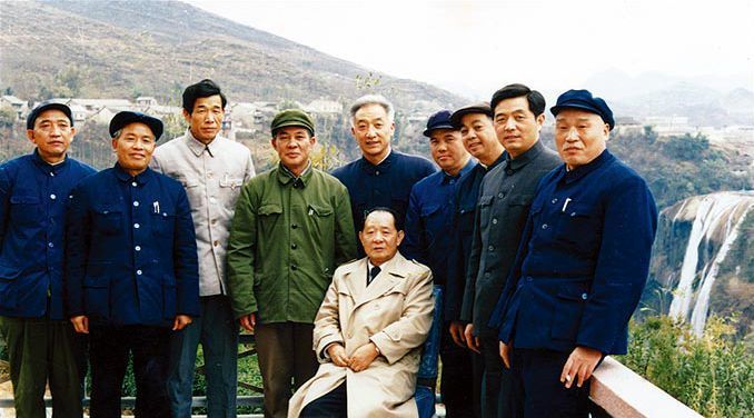 胡錦濤與胡耀邦罕見合影