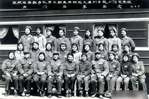 中國第一批空姐什么樣