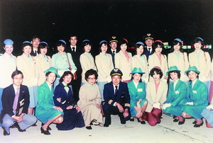 中國(guó)第一批空姐什么樣