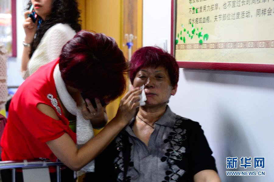 （突發(fā)事件）（2）宜賓市區(qū)一公交車燃燒  1人死亡20余人受傷