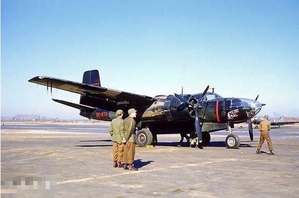 外媒實(shí)拍朝鮮戰(zhàn)爭(zhēng)彩色老照片首公布