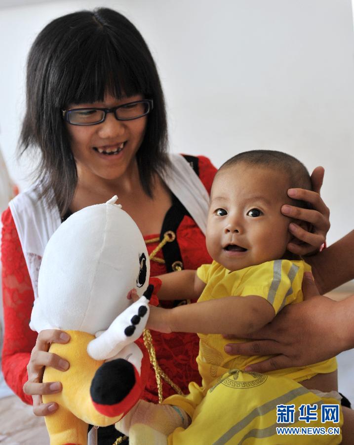 （社會(huì)）（2）中國(guó)首例兒童肝移植患者已健康生存14年