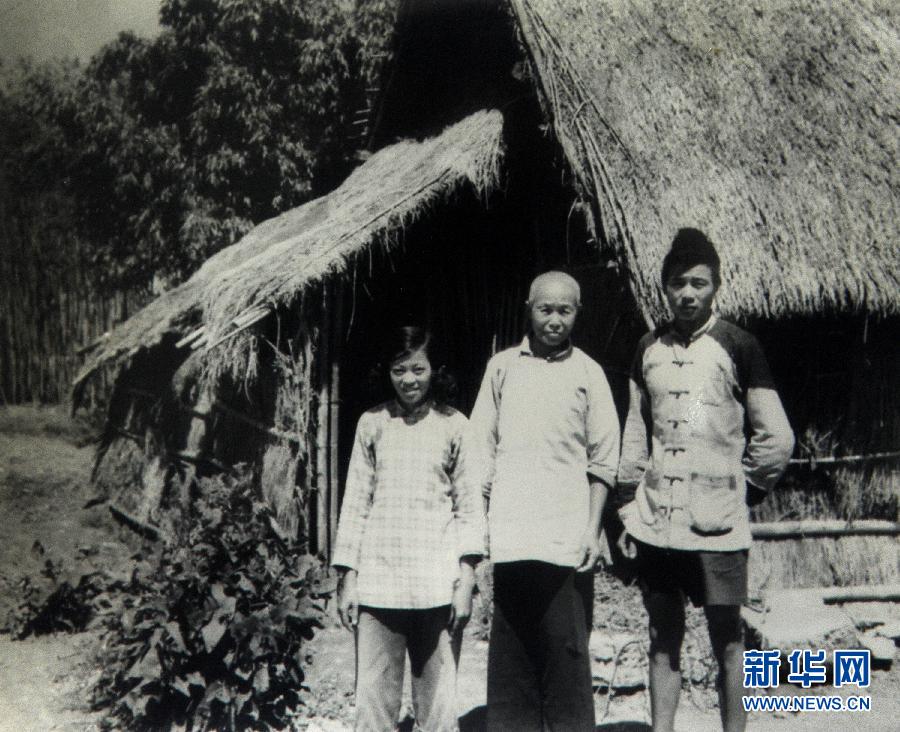 （筑夢(mèng)中國(guó)·輝煌65年·圖文互動(dòng)）（7）鏡頭中的中國(guó)：3家農(nóng)戶的65年——一位攝影記者跟拍記錄中國(guó)農(nóng)村的變遷 