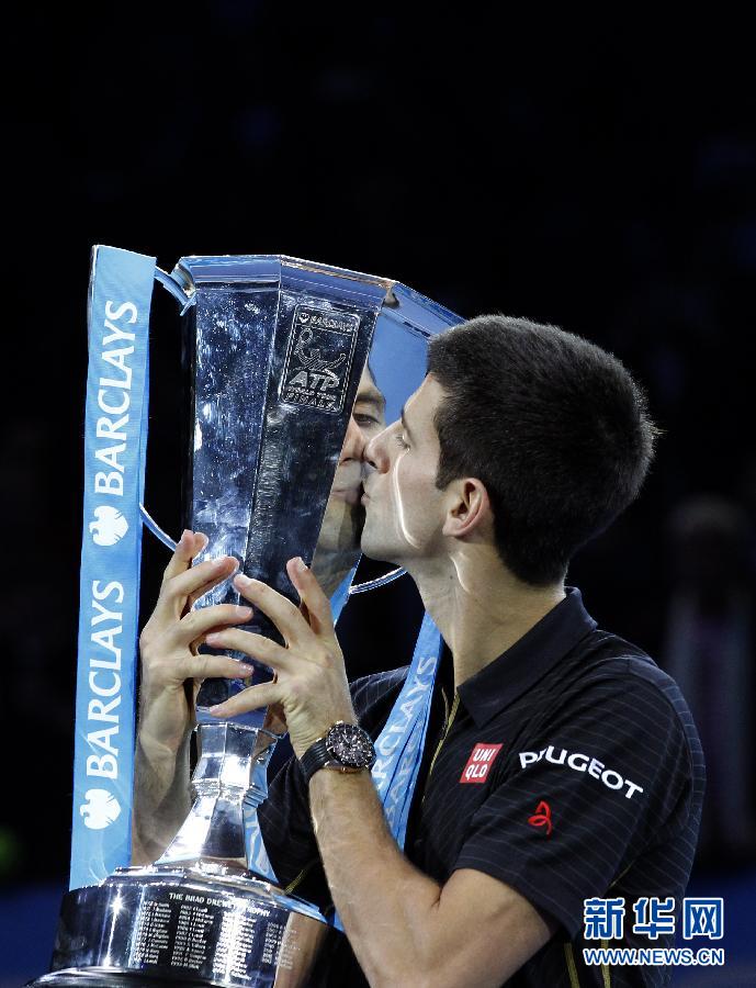 （體育）（2）網(wǎng)球——焦科維奇獲得ATP年終總決賽冠軍