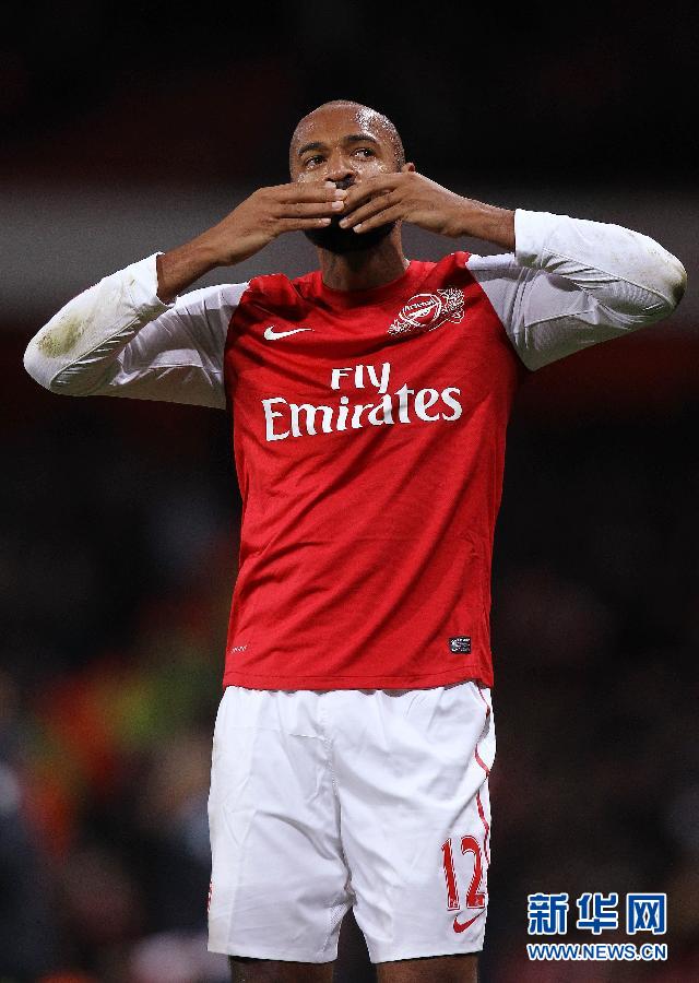 （體育）（1）足球——亨利宣布“掛靴” 